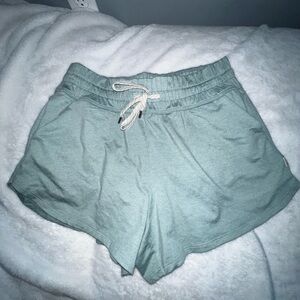 vuori halo performance 2.0 shorts size Small